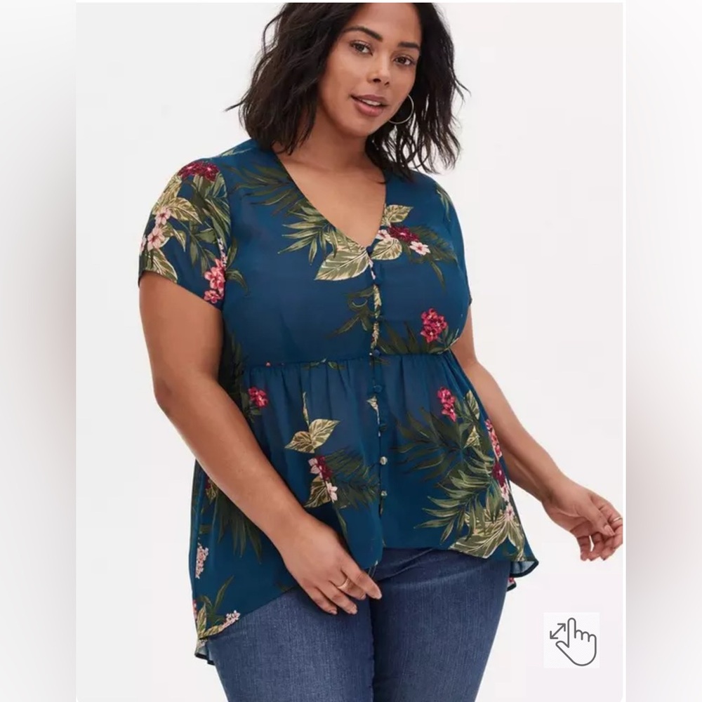 Torrid Babydoll Chiffon Button-Front Tunic Top. Size 2